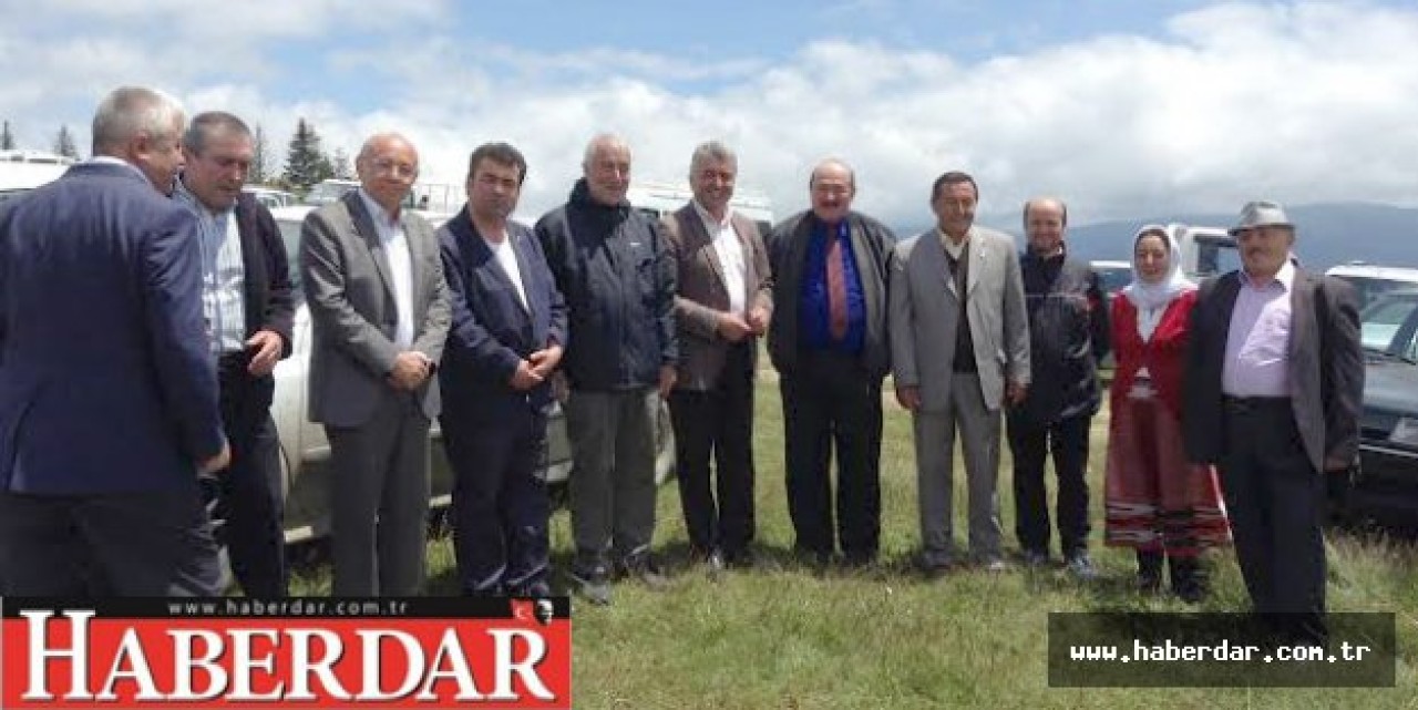 Yakup Akkaya Güzelcede halkla bayramlaştı