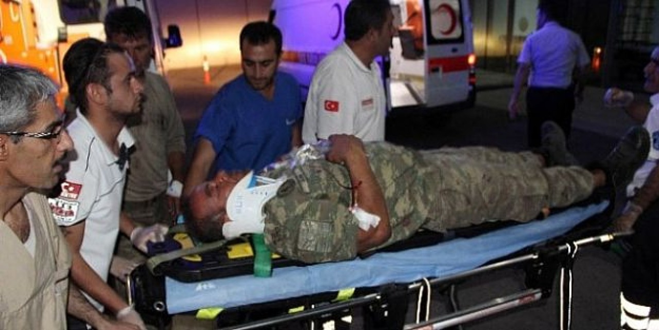 Diyarbakırda Askeri Araca Saldırı: 2 Şehit, 1i Ağır 4 Yaralı