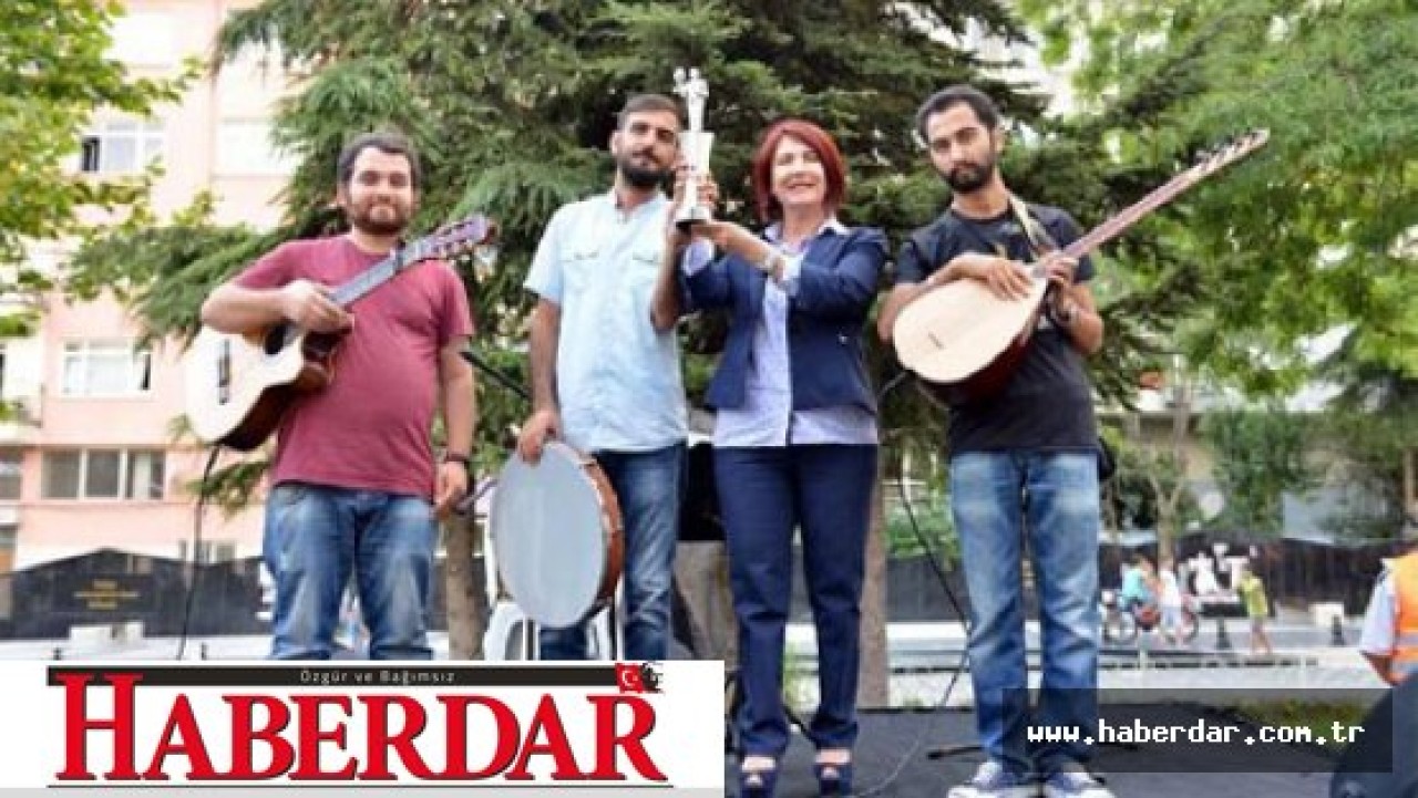 Saldırıya uğrayan müzisyenlere sahne