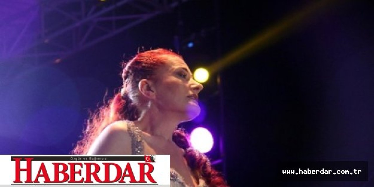 Candan Erçetin Beylikdüzülülere Unutulmaz Bir Gece Yaşattı