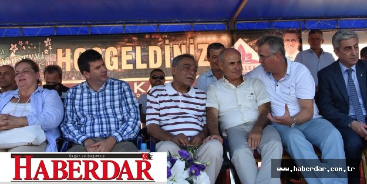 Akgün, Erguvan Festivaline katıldı