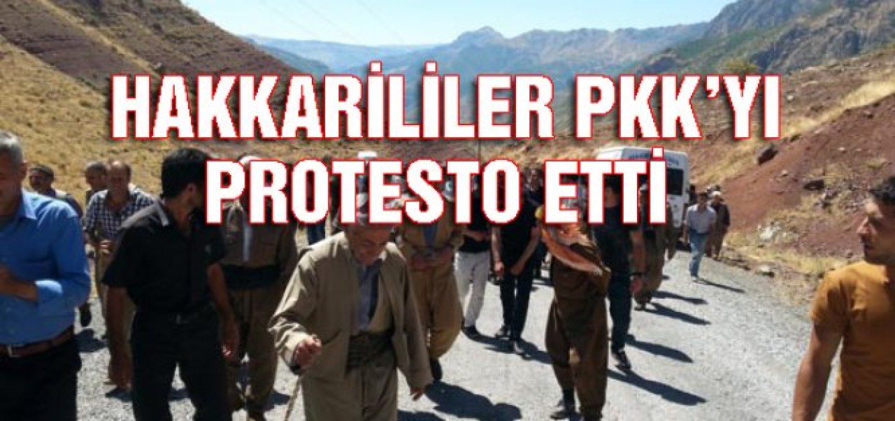 HAKKARİLİLER PKKNIN KÖPRÜ BOMBALAMASINI PROTESTO ETTİ