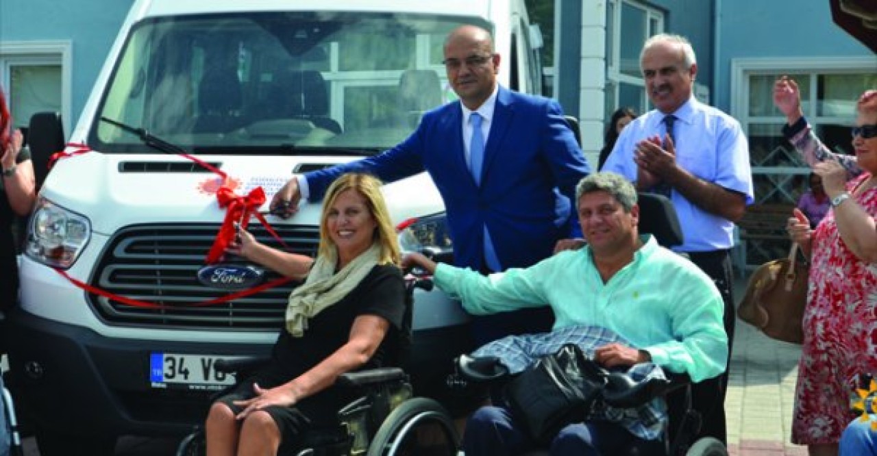 Uğur Kolejinden engelsiz araç desteği