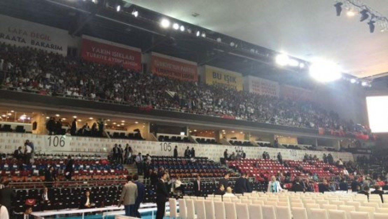 AK Partinin 5. Büyük Olağan Kongresi Ankara Arenada başladı.