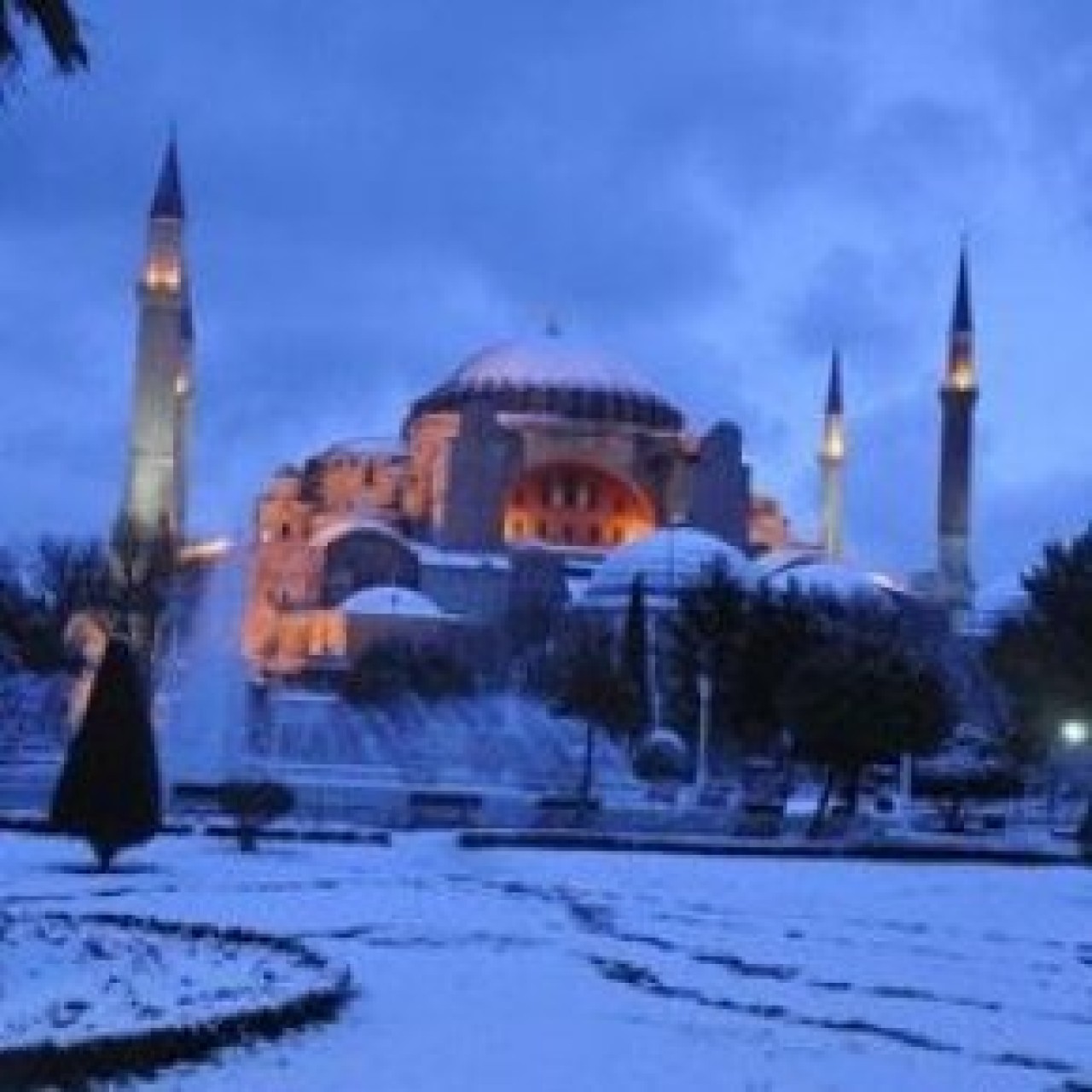 İstanbul'a beyaz örtü