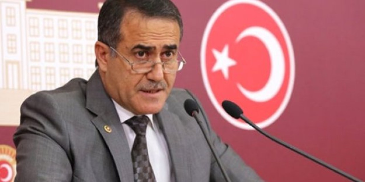 Özkes Ak Partiden Aday Olamayınca Tweetlerini Silip Hesabını Kapattı