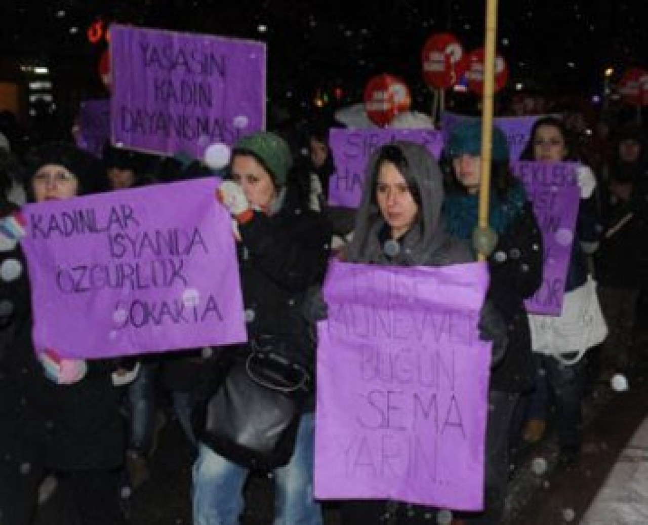 Arkadaşları Sema için yürüdü