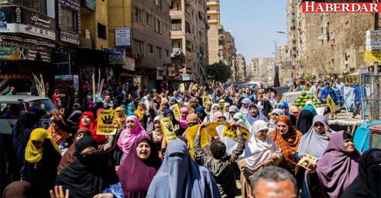 Mısırda darbe karşıtlarına hapis cezası
