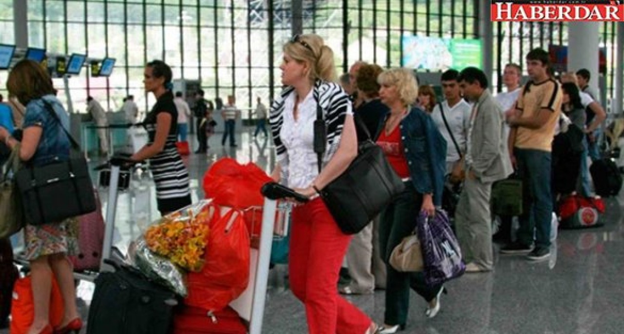 Ruslar Türkiye tatillerini iptal ediyor