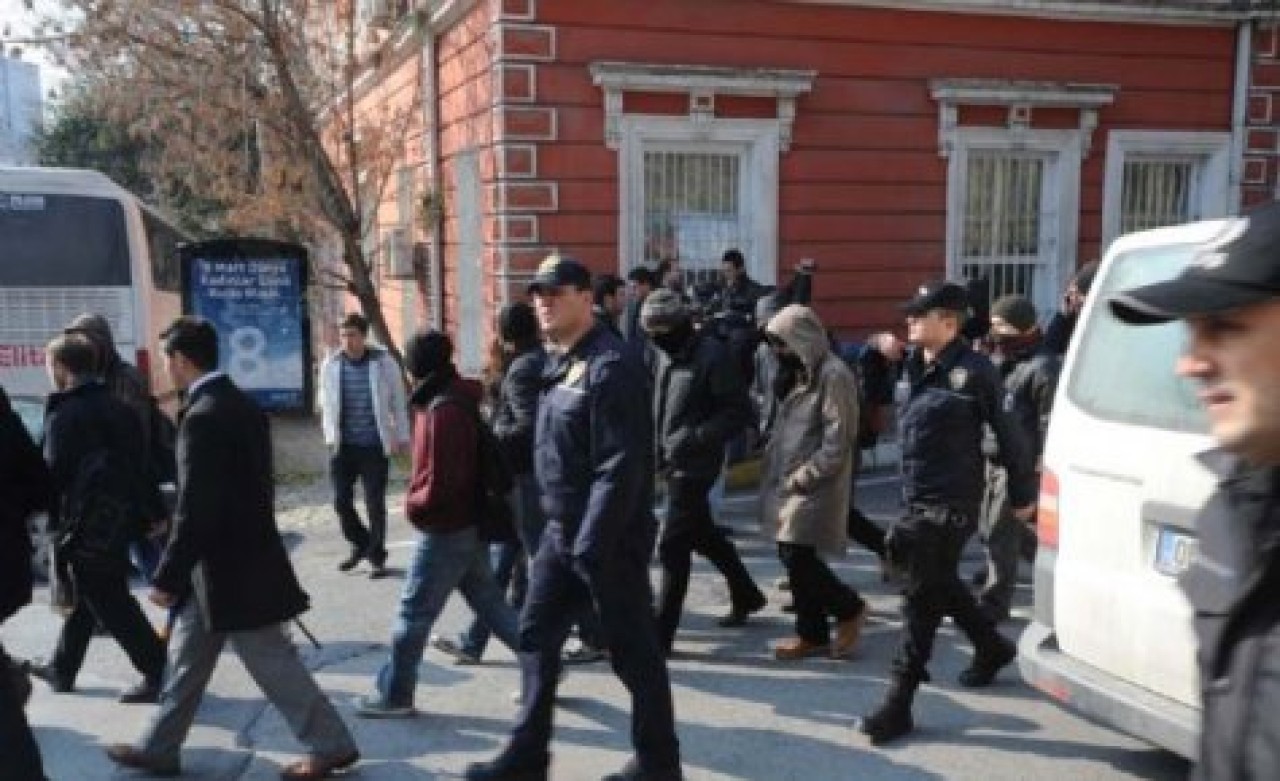 Yıldız Teknik'te 9 yaralı