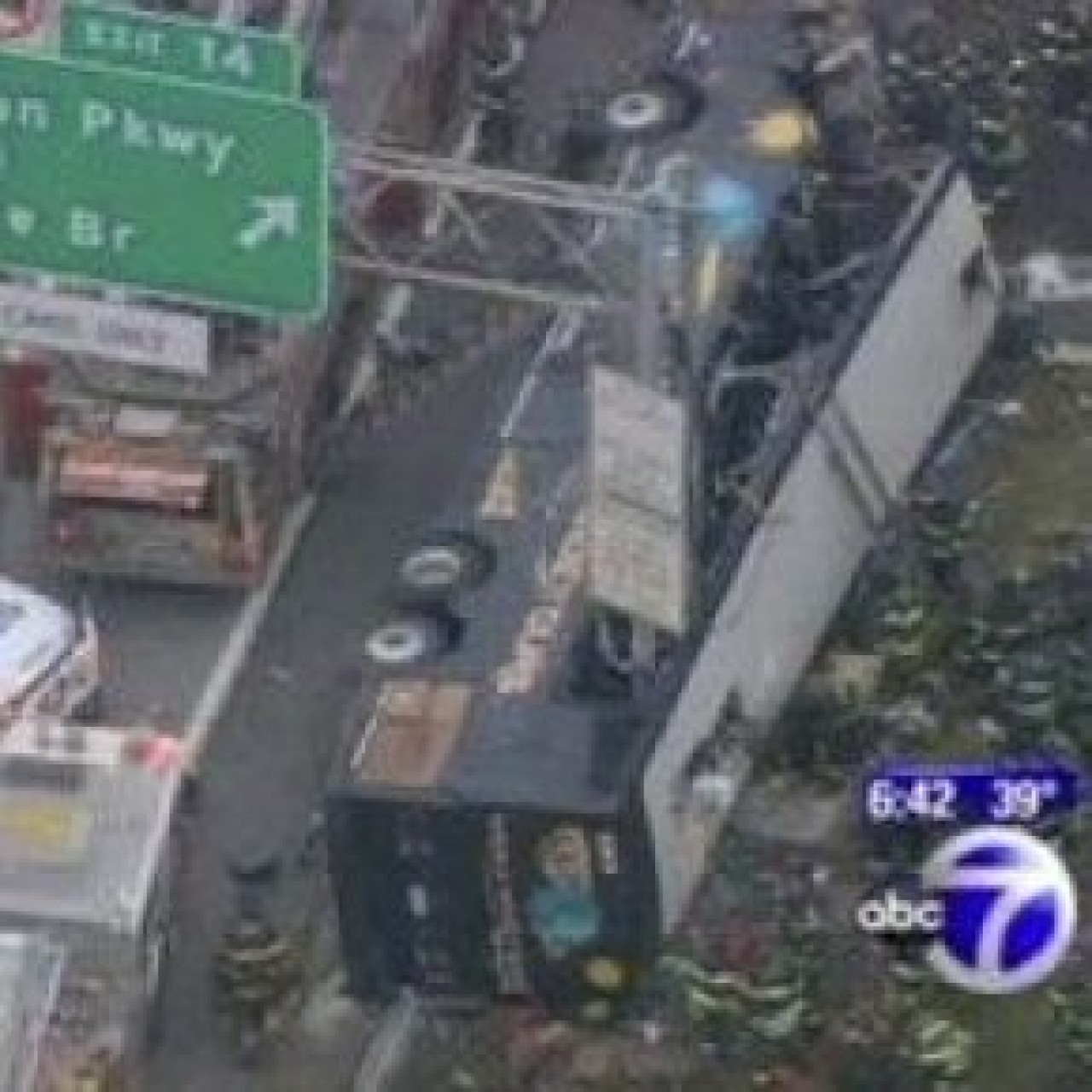 New York'ta otobüs kazası: 13 ölü