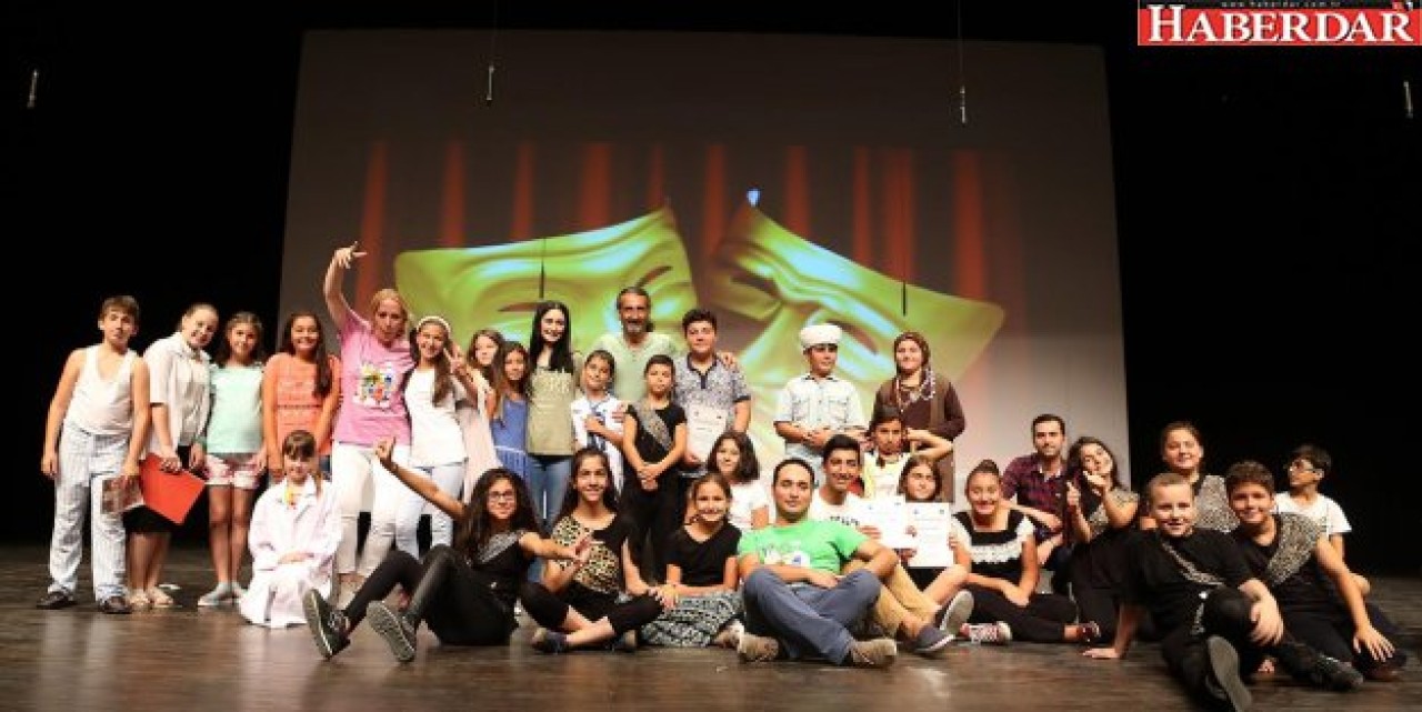 Büyükçekmeceli çocuklardan muhteşem sahne performansı