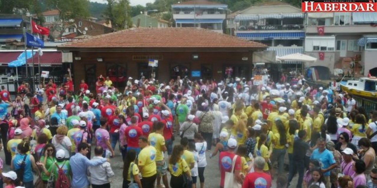 Dünya gençliğini “Barış ve Demokrasi” turunda buluştu