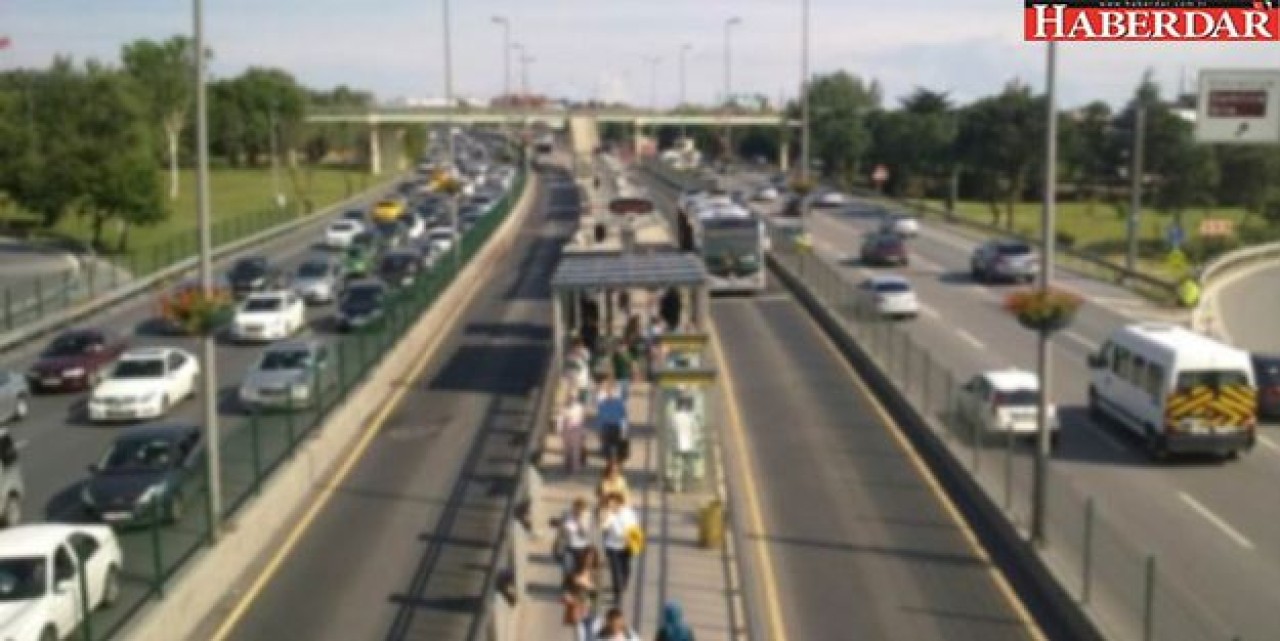 Beylikdüzü metrobüs durağı yakınında silahlı saldırı