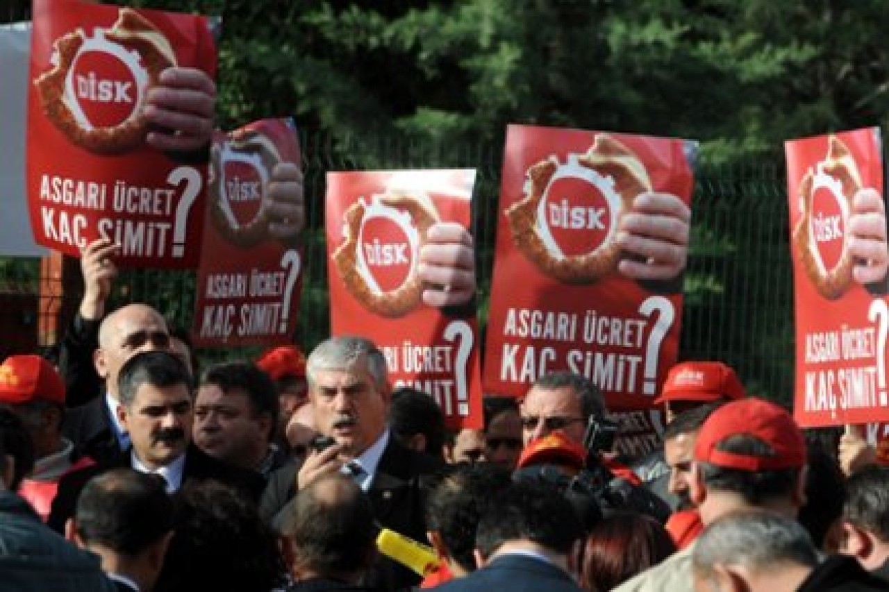 DİSK'ten eylem