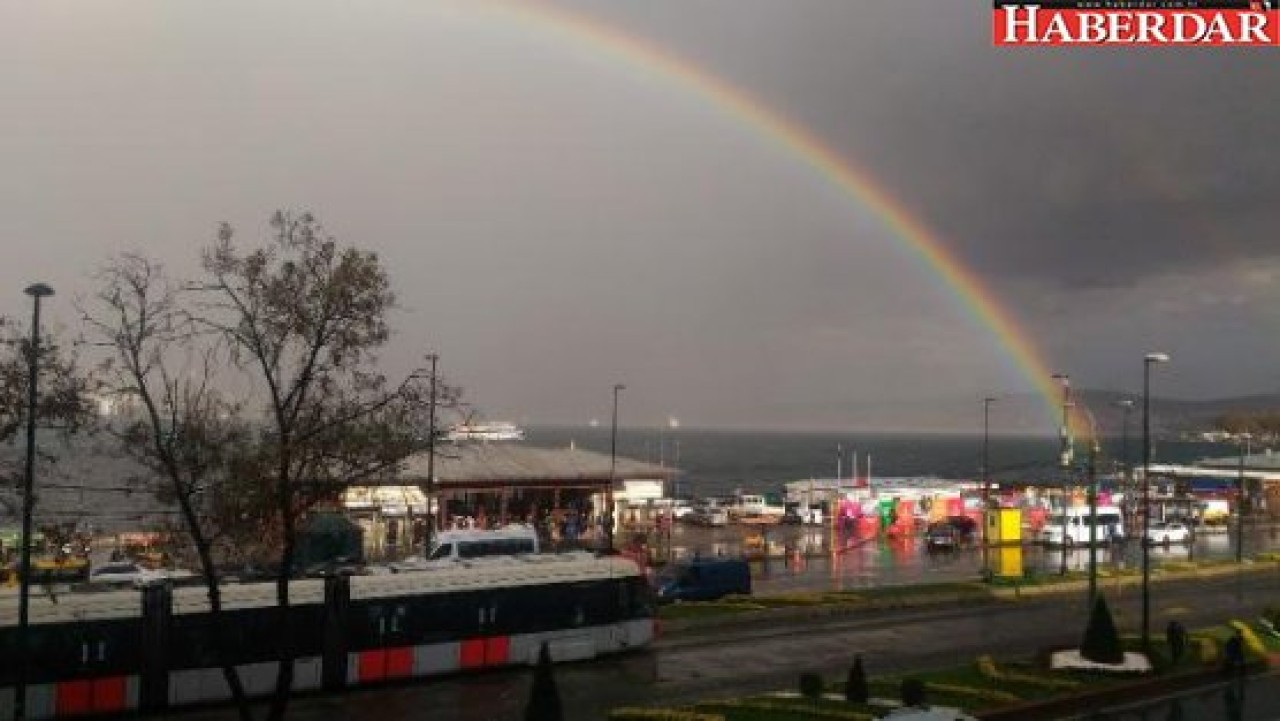 İstanbul gökkuşağı ile renklendi