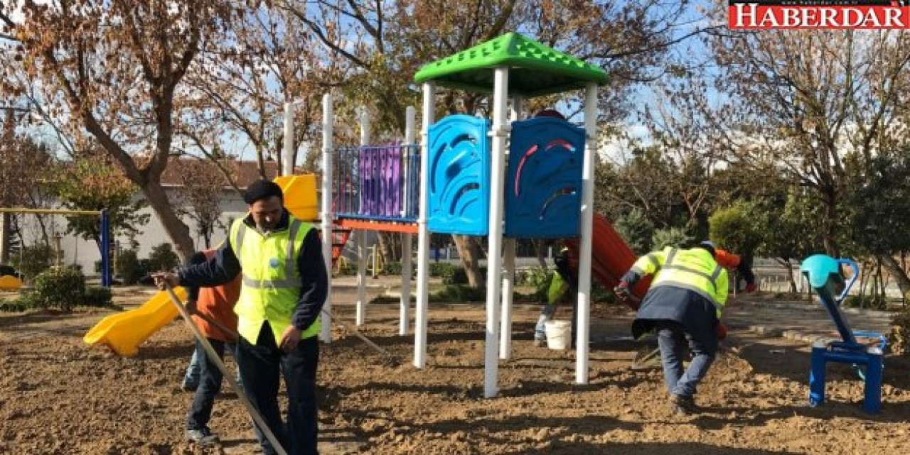 Büyükçekmece Belediyesi yanan parkı 24 saatte yeniledi