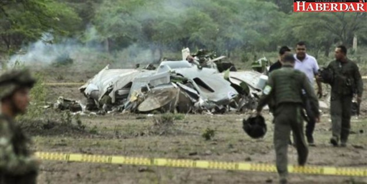 Kolombiyada uçak düştü