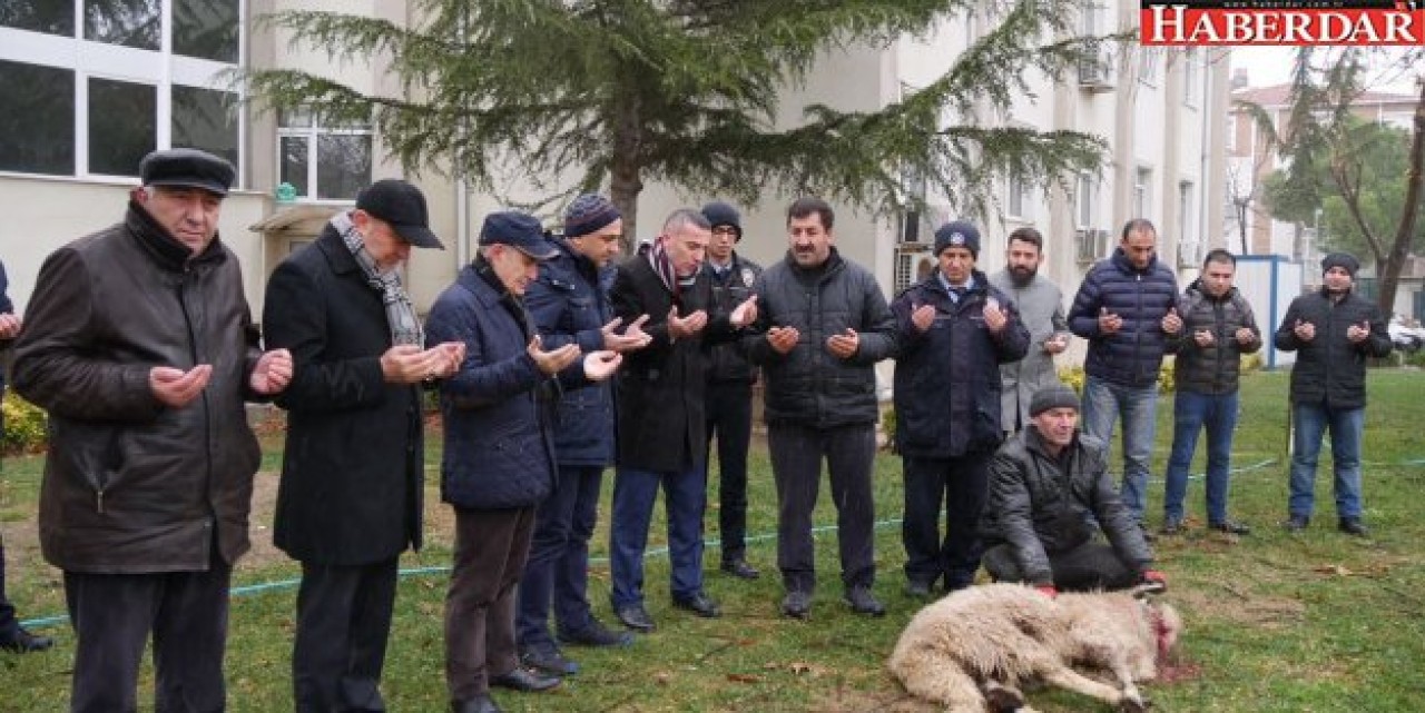 Polislerimiz için kurban kesildi