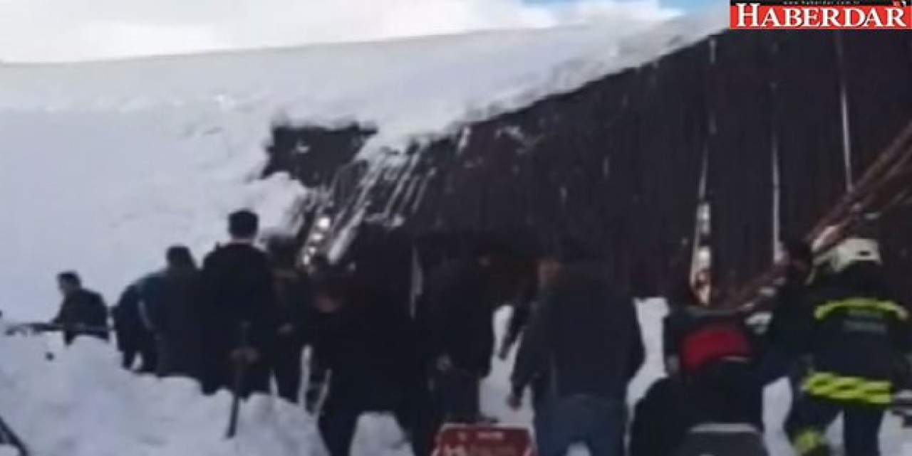 Konyada Pazar Yerinin Çatısı Çöktü: 4 Kişi Ağır Yaralı