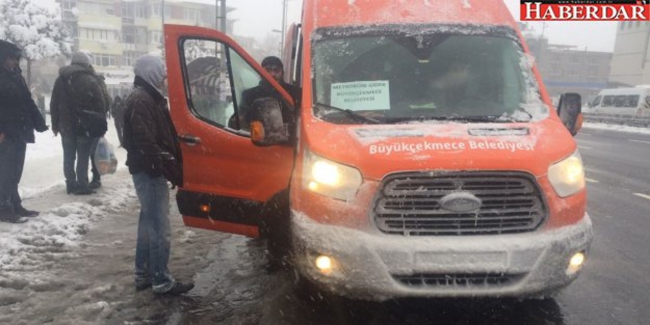 Büyükçekmece Belediyesi’nden mahsur kalanlara ulaşım hizmeti