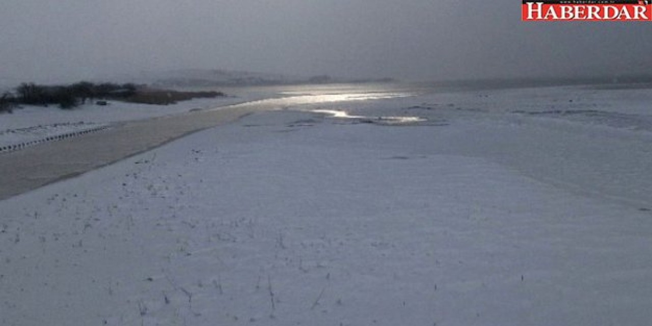 Büyükçekmece Gölü Dondu