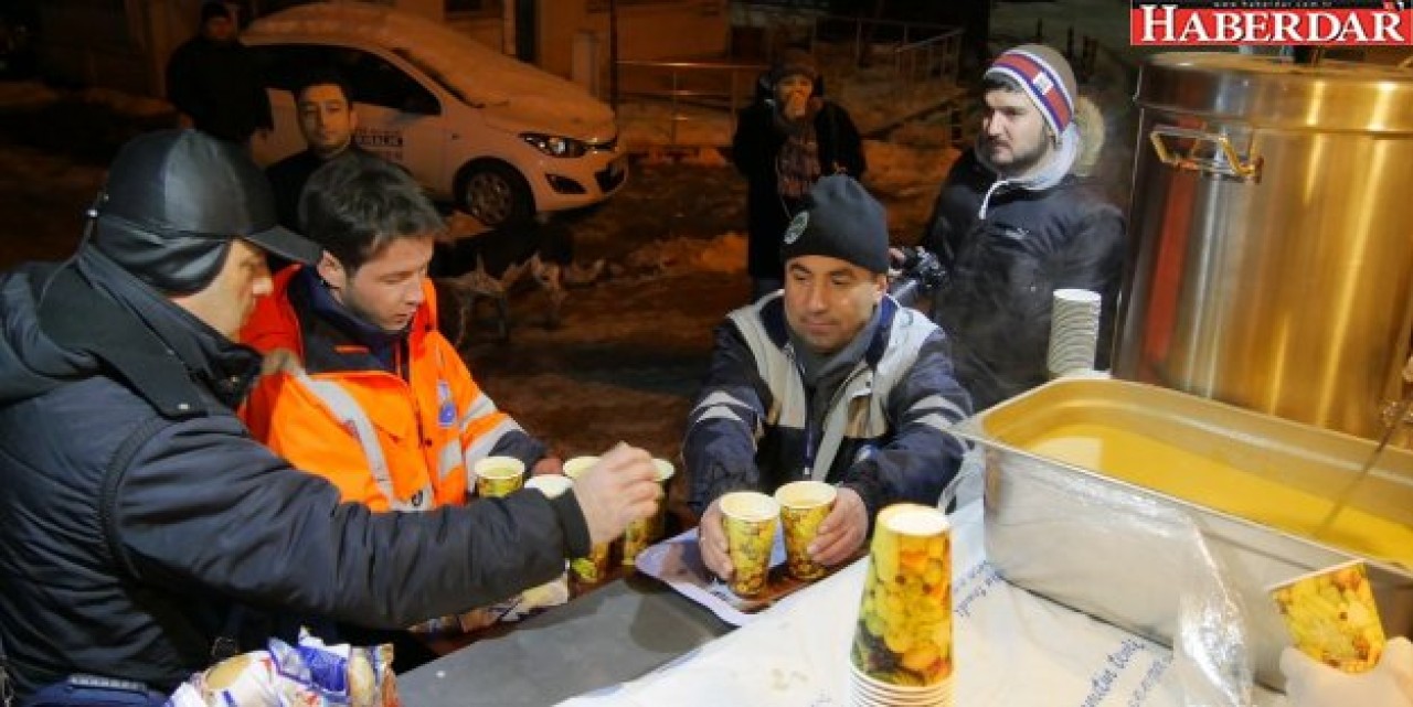 Büyükçekmece Belediyesi’nden soğuk havalarda çorba ikramı