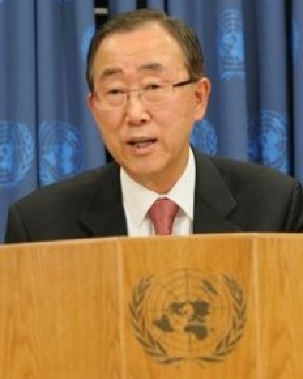 Kaddafi yanlıları, BM Genel Sekreteri Ban'a saldırdı