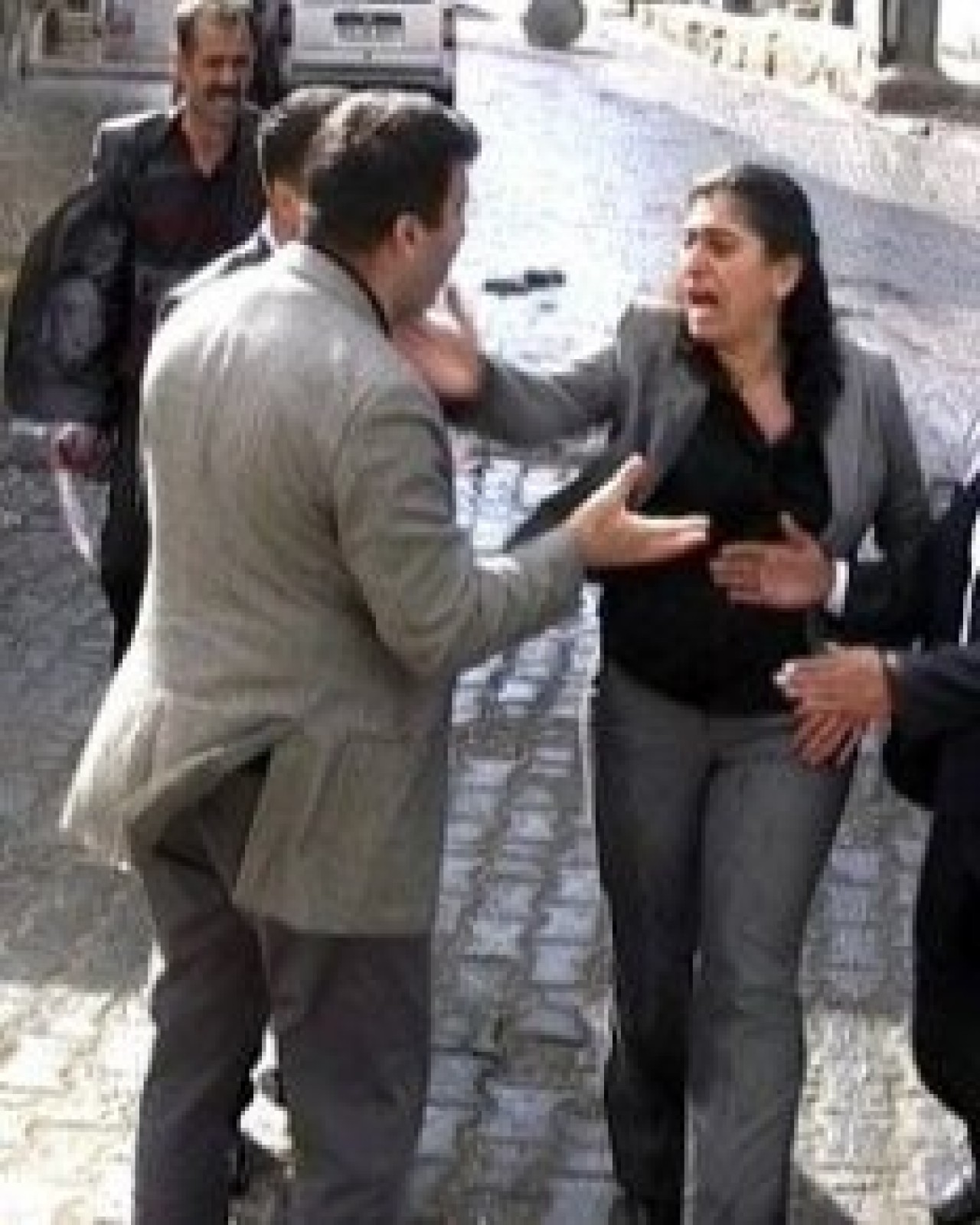 BDP'li vekilden başkomisere tokat