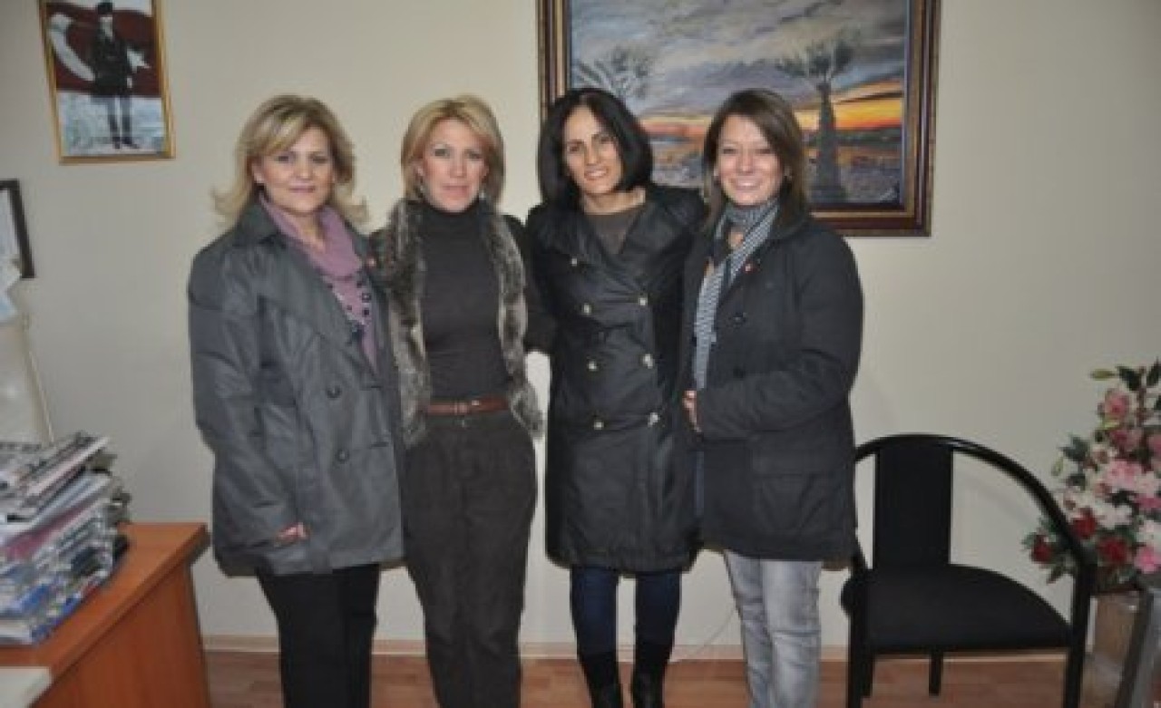 CHP'li kadınlardan basın mensuplarına teşekkür ziyareti