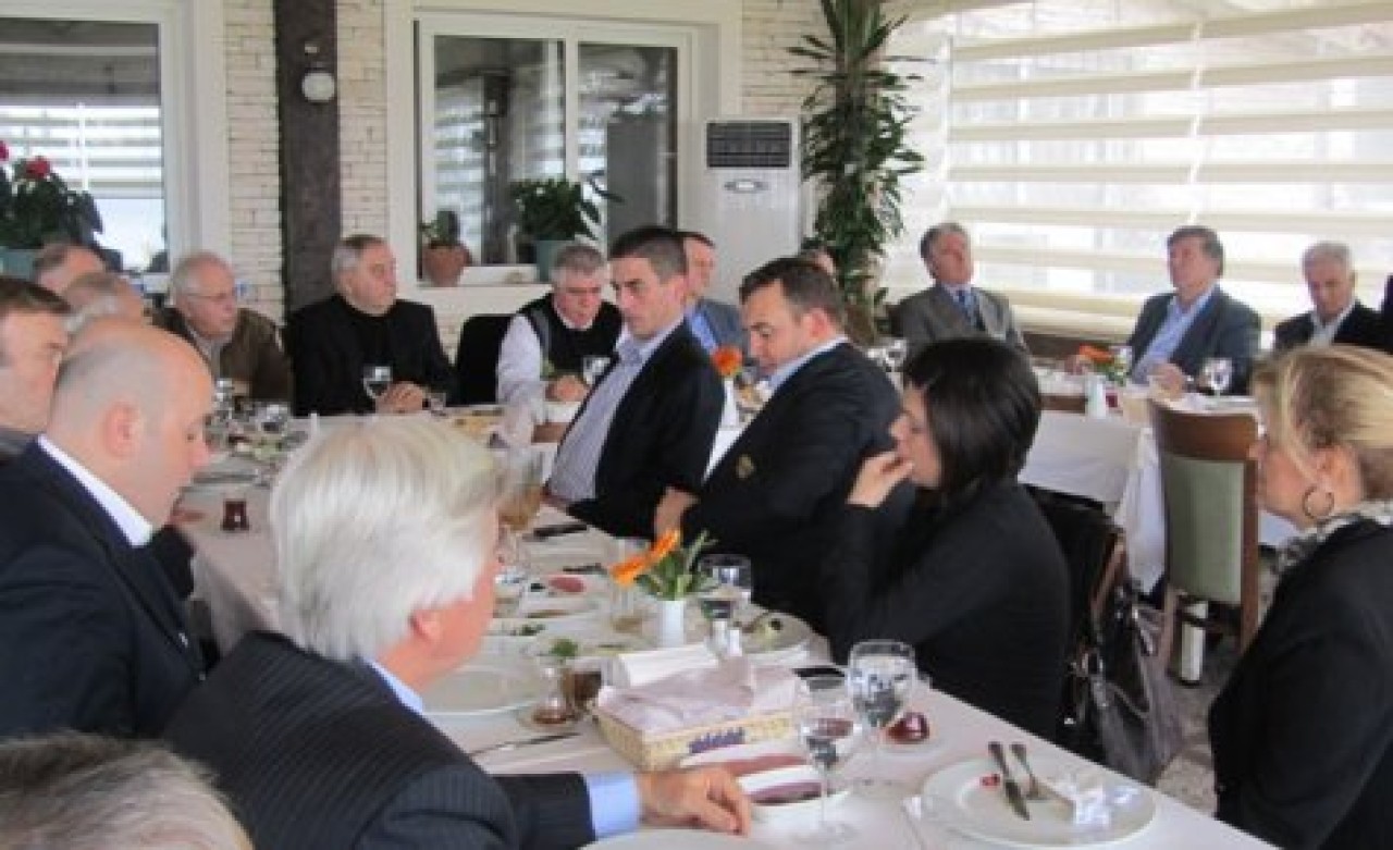 Eski başkanlar kahvaltıda