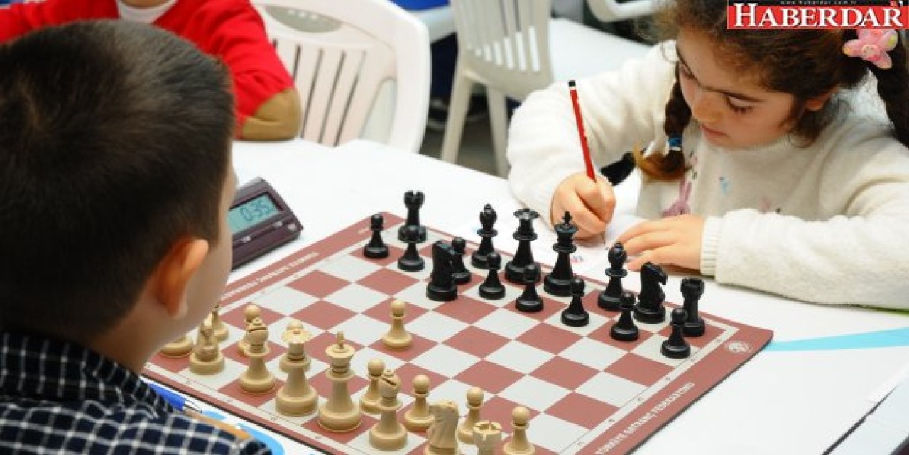 SATRANÇTA ÖDÜLLER VERİLDİ