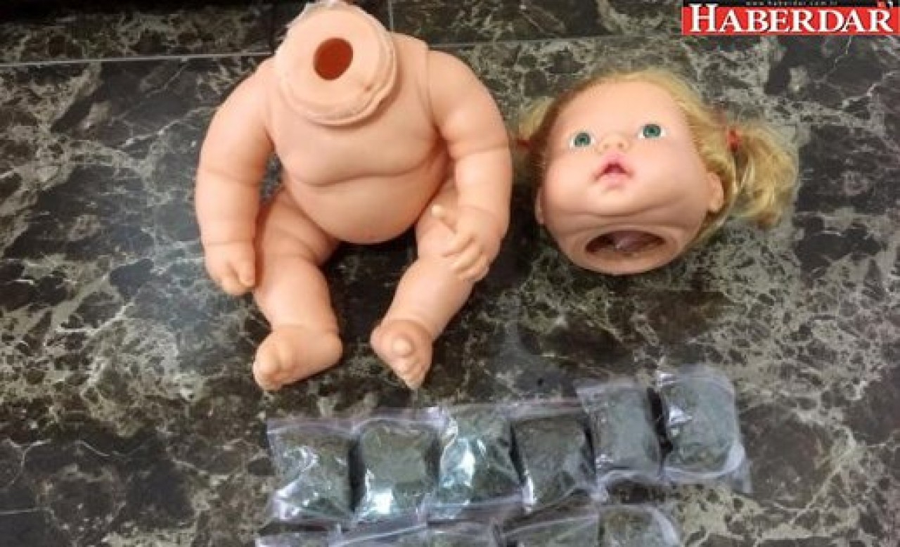 Oyuncak Bebekten Esrar Çıktı