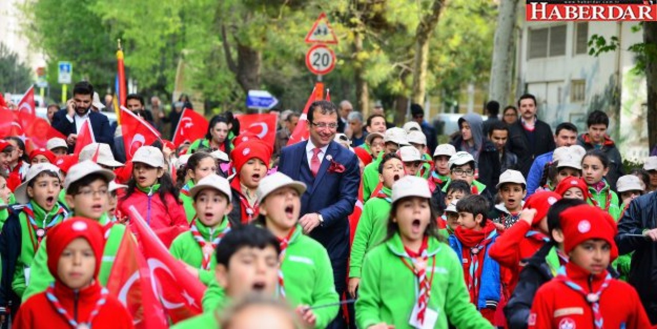 BEYLİKDÜZÜ 23 NİSAN RENKLERİ İLE DOLDU