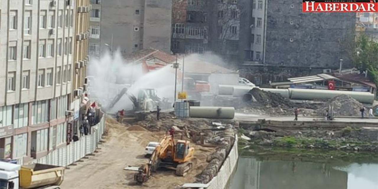 Dikkatsiz Operatör Su Borusunu Patlattı