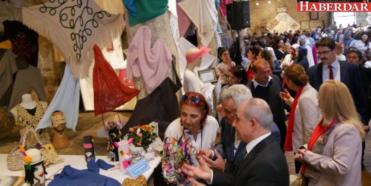 Akgün: Anneler günü hediyenizi bu sergiden alın