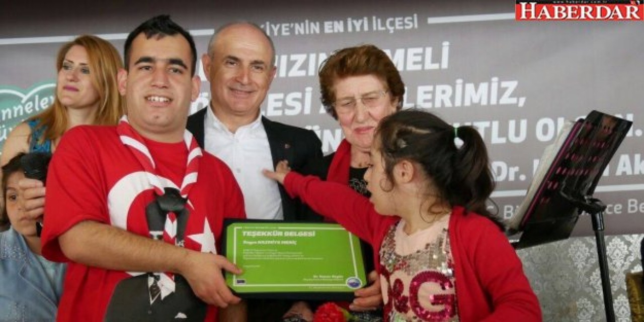 Akgün: İnsanlıktan nasibini almış oluruz!