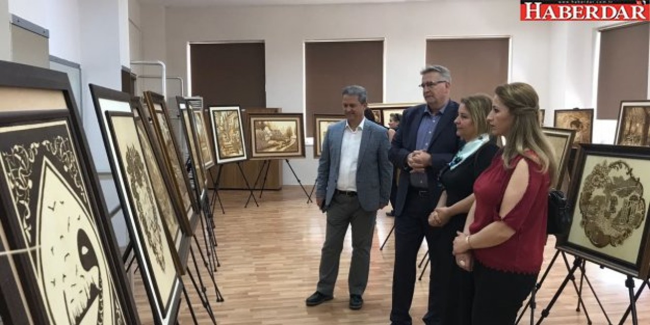 Başkan Cem Kara eserlere hayran kaldı