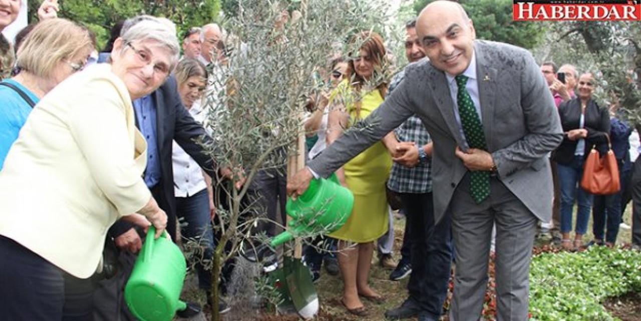 Başkan Kerimoğlu Canan Karatay ile beraber zeytin dikti