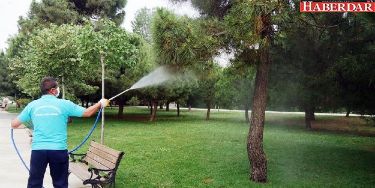 Büyükçekmece Belediyesi yeşil alanları ilaçlıyor