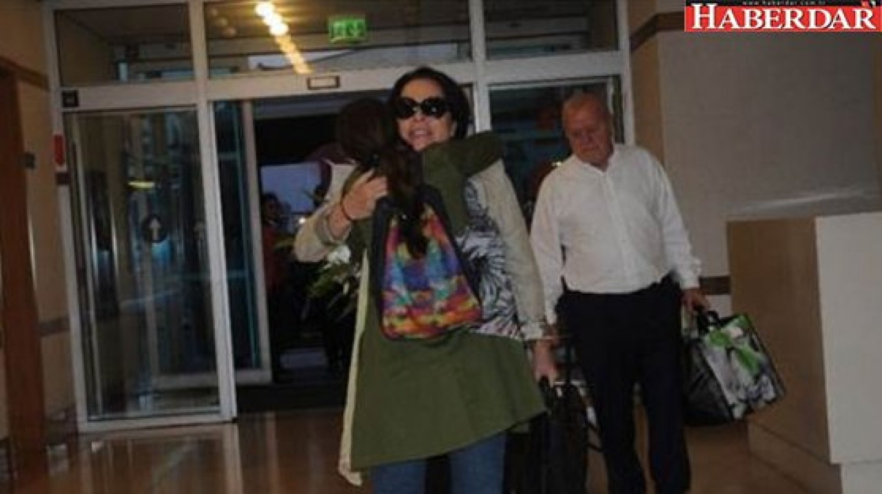 Hülya Koçyiğit Türkiyeye döndü