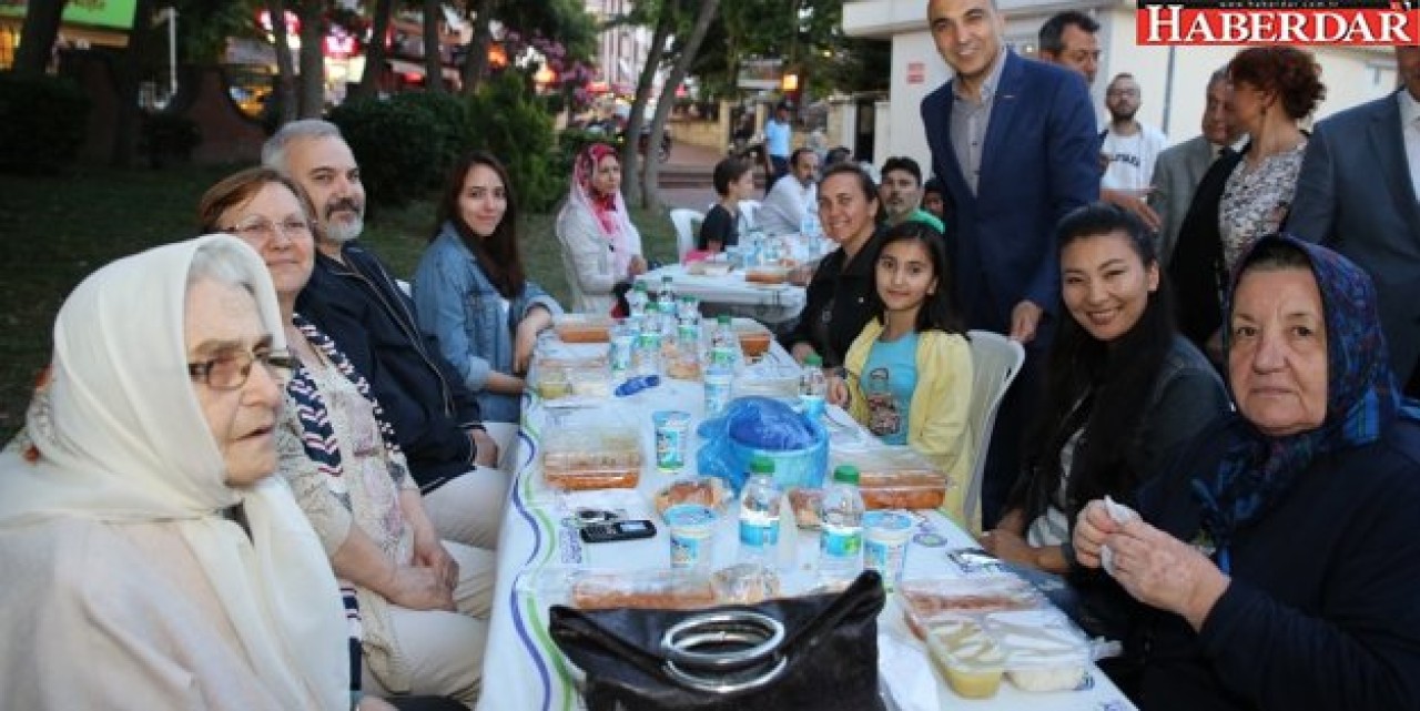 BAKIRKÖY’DE MAHALLE  İFTARLARI TAMAMLANDI