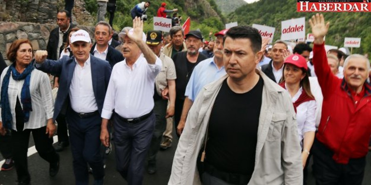 Akgün, Kılıçdaroğlu ile birlikte yürüdü