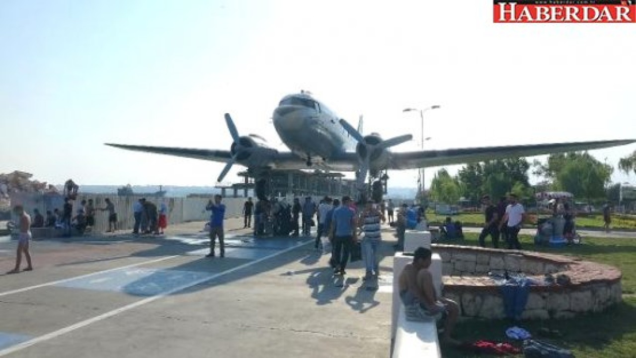 Müze Uçağın Kanadı Artık Tramplen Olarak Kullanılmıyor