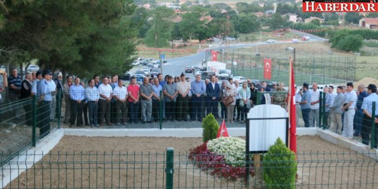 Şehidimiz kabri başında anıldı