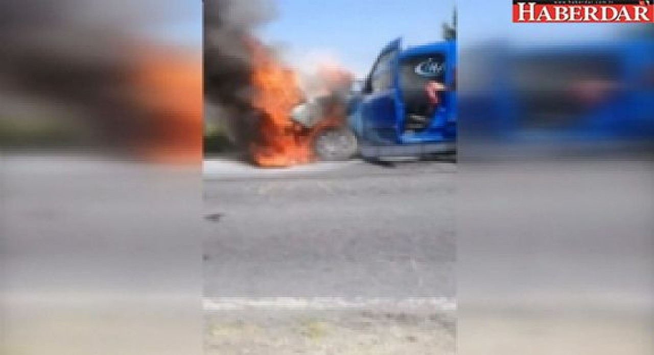 Büyükçekmecede Seyir Halindeki Araç Alev Alev Yandı