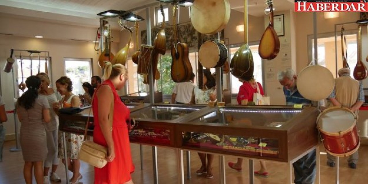 Dünya kültürünü yansıtan çalgılar, Büyükçekmece’de sergileniyor