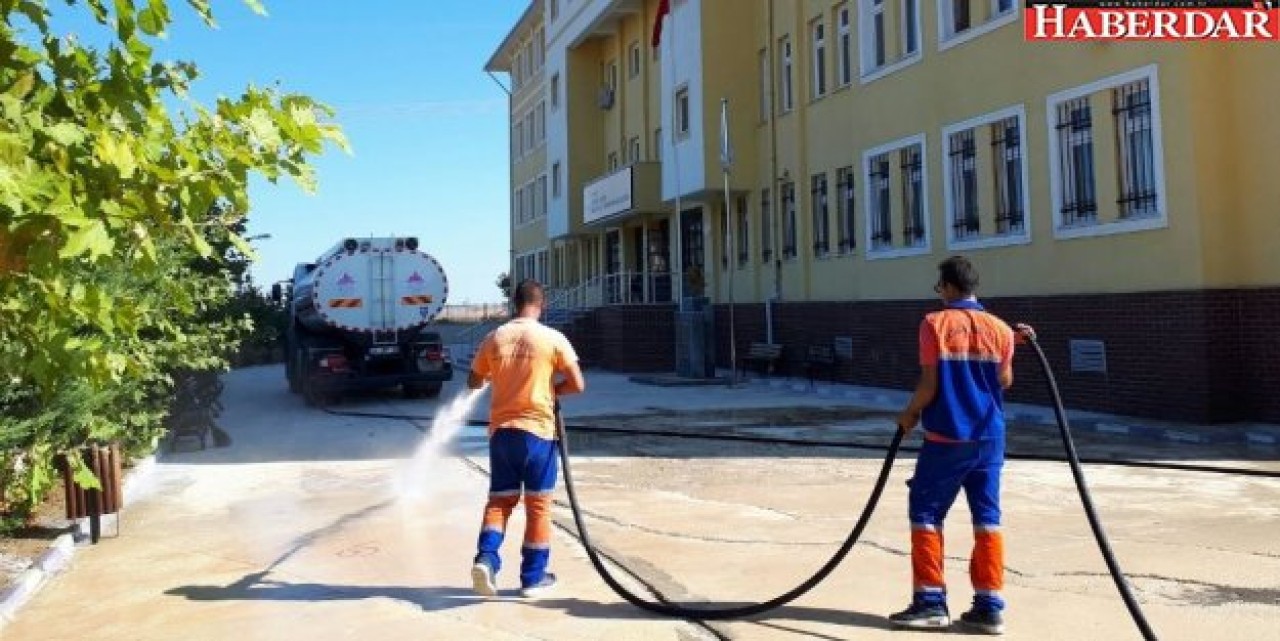 Çatalca Belediyesi’nden Okul Bahçelerine Temizlik Seferberliği