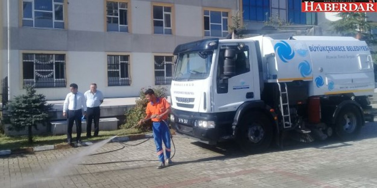 Büyükçekmece’nin okulları çiçek gibi oldu