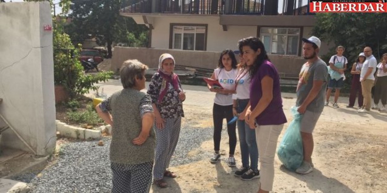 Geri dönüşüm bilinci kapı kapı dolaşılarak anlatılıyor